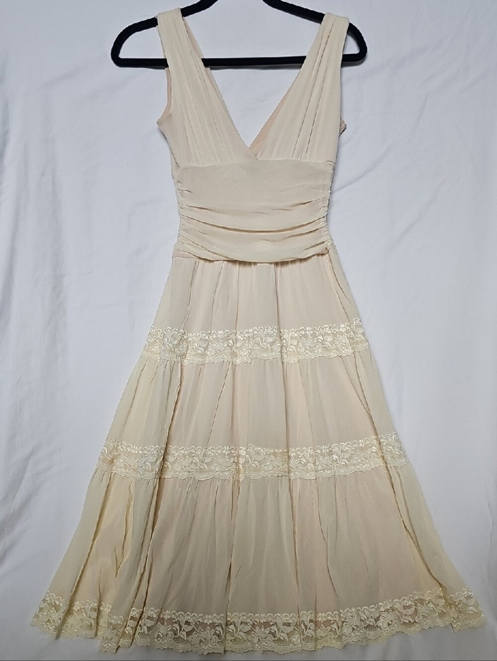 ARDEN B lace Trim V Neck Dress